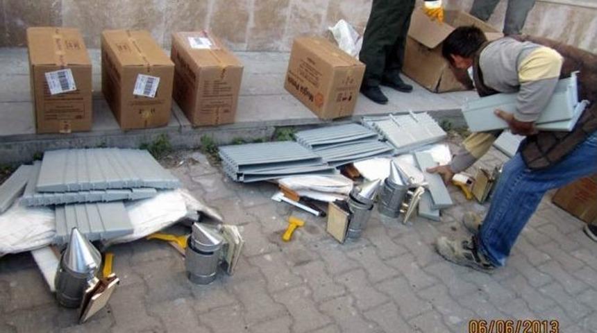 G&uuml;r&uuml;n&rsquo;de &Ccedil;if&ccedil;ilere Arı Kovanı Dağıtıldı