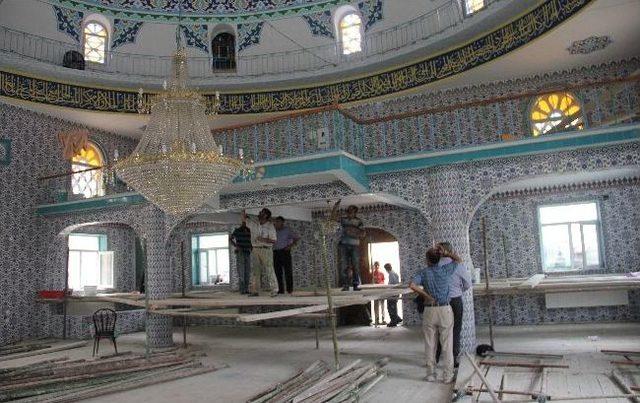 Yunus Emre Camii Ramazan Ayına Hazırlanıyor