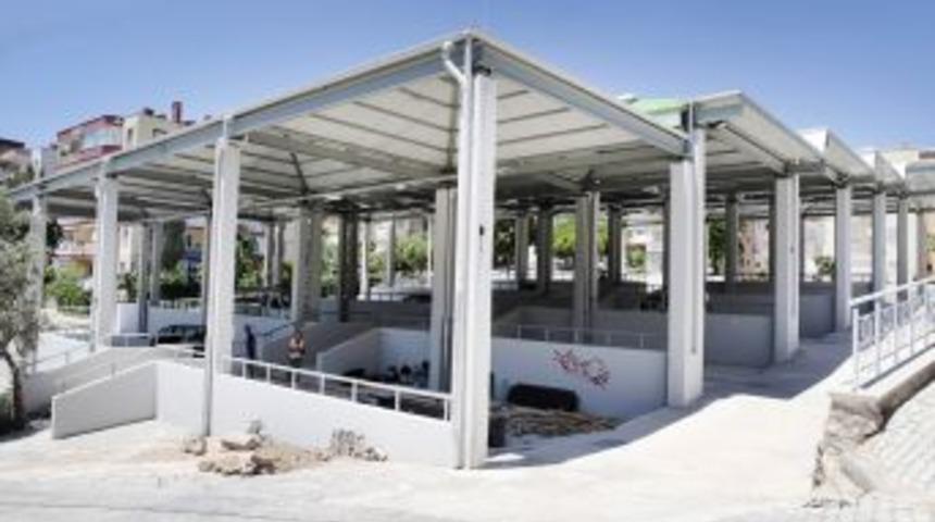 Bornova'da Evka-3 Kapalı Pazaryeri Tamamlandı