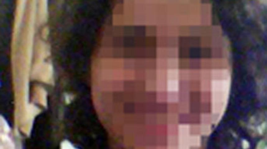 Fuhuşa zorlanan gen&ccedil; kız otomobilin &ouml;n&uuml;ne atladı