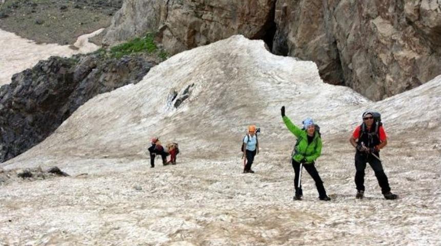 Buzul Dağları&rsquo;na Tırmanış