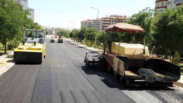 Etimesgut’ta Asfalt Çalışmaları Sürüyor