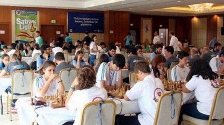 Akdeniz&rsquo;in Satran&ccedil;&ccedil;ıları Başarıya Koşuyor