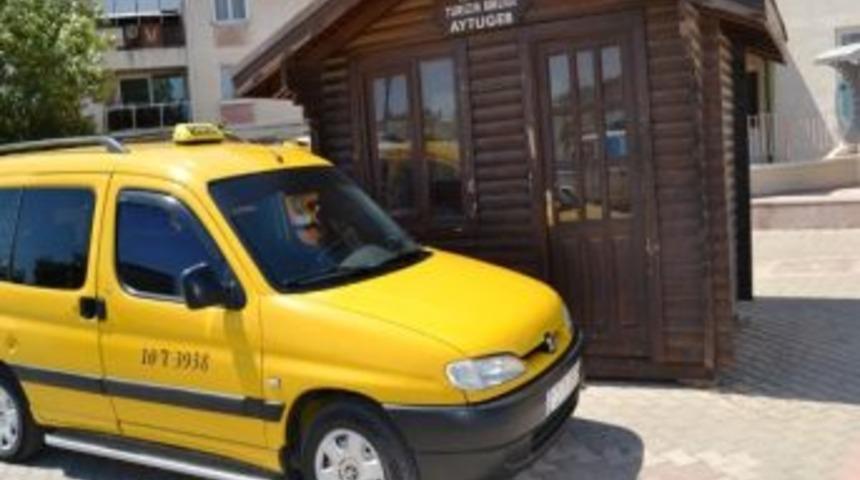 Kapalı Olan Turizm B&uuml;rosu Tepki Topluyor