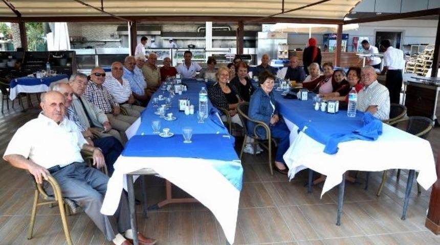 Başkan Akt&uuml;rk &Ouml;ğrencilik G&uuml;nlerini Yad Etti