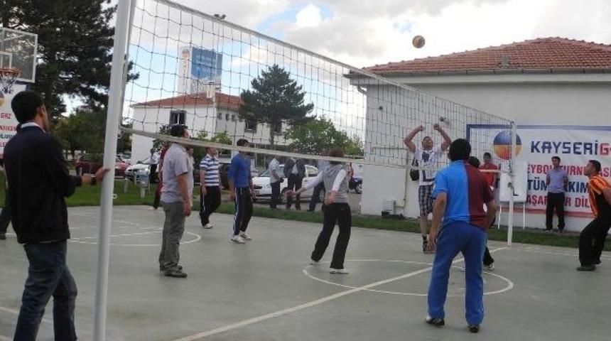 Kayserigaz 6. Voleybol Turnuvası D&uuml;zenlendi