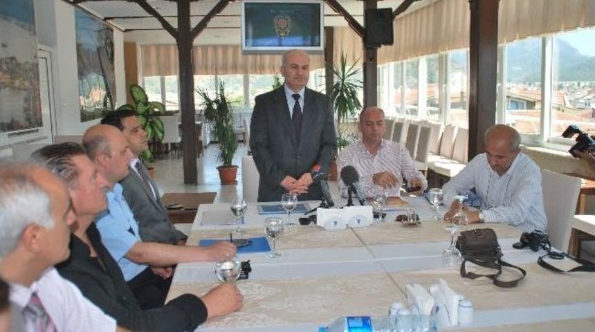 Turizm B&ouml;lgelerine Simit&ccedil;i, Seyyar Satıcı, Piyangocu Polisler Geliyor