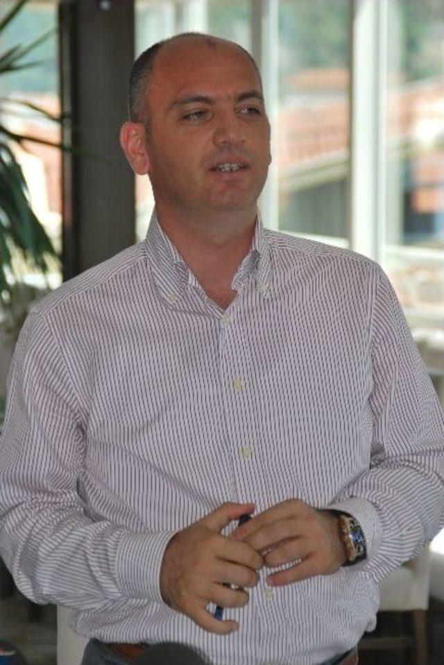 Turizm B&ouml;lgelerine Simit&ccedil;i, Seyyar Satıcı, Piyangocu Polisler Geliyor 2