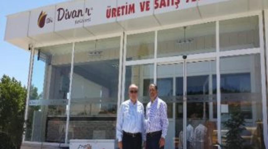 Kırşehir Valisi &Ouml;zdemir &Ccedil;akacak&rsquo;tan Ahi Divanına &Ccedil;at Kapı Ziyaret