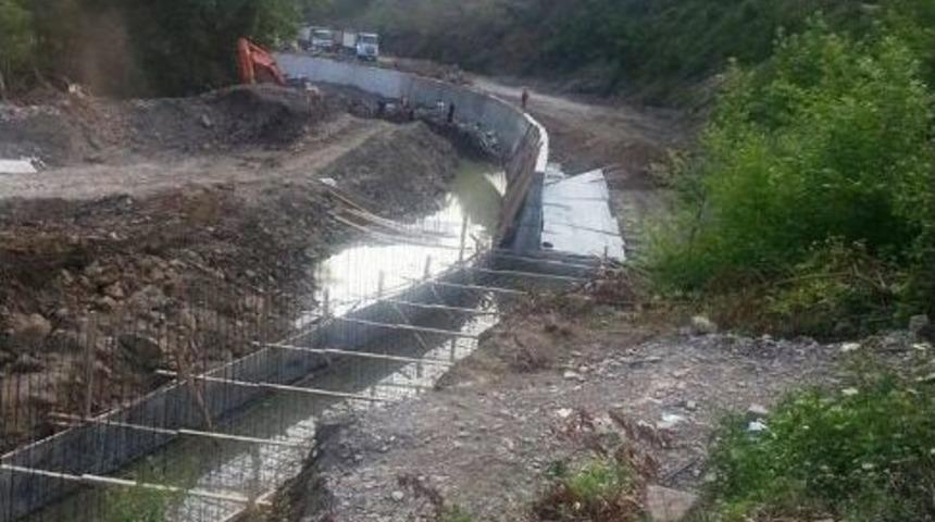 Kozcağız-kumluca Arası Yol Yapım &Ccedil;alışmaları S&uuml;r&uuml;yor