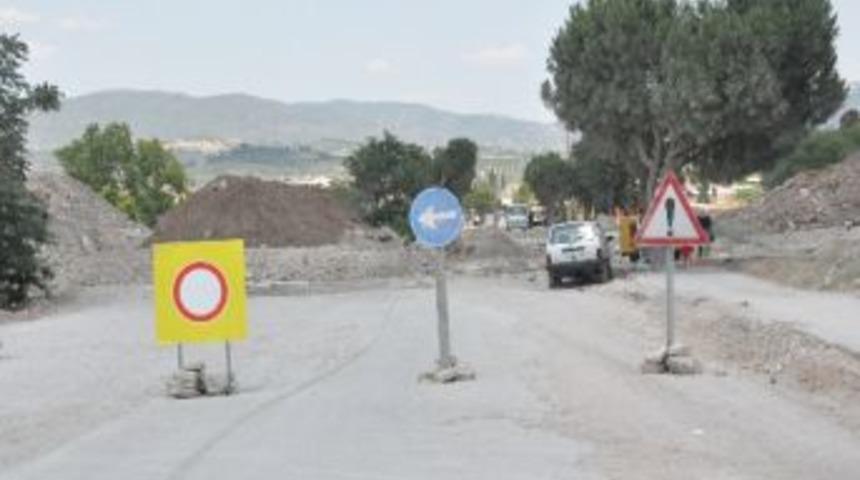 Soma'da Atat&uuml;rk Caddesi Trafiğe Kapatıldı