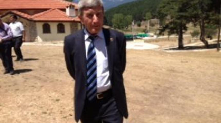 Eylemcileri Sakinleştirmek Isteyen Belediye Başkanı Soyuldu