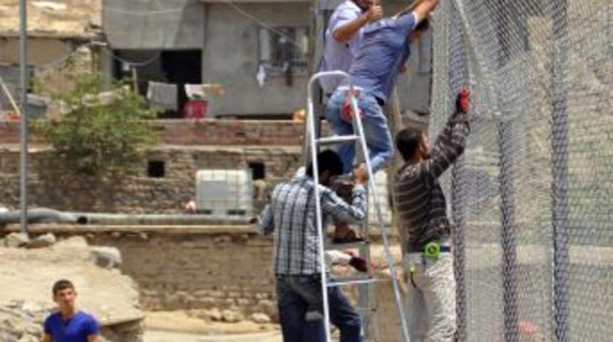 Mor Kuryakos Manastırı Tel &Ouml;rg&uuml;yle &Ccedil;evrildi