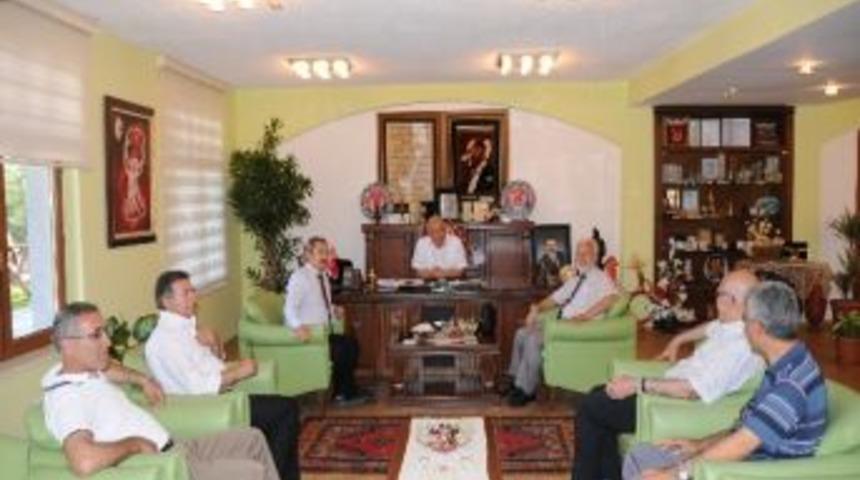 Alevi Derneklerinden Kocamaz'a Teşekk&uuml;r Ziyareti