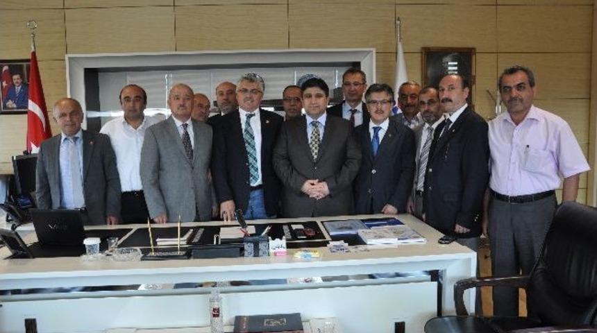 Bolu İl Genel Meclisi &Uuml;yeleri Metin Yılmaz&rsquo;ı Ziyaret Etti