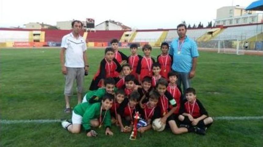 Lapsekispor U11 Takımı Çanakkale İkincisi Oldu