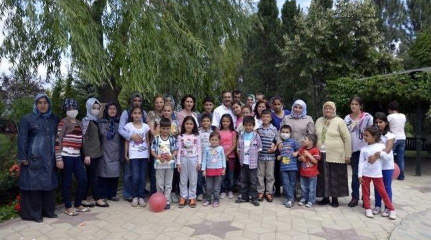 L&ouml;semi Tedavisi G&ouml;rm&uuml;ş &Ccedil;ocuklar Piknikte