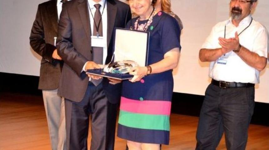 Aib&uuml; Uluslararası Matematik Sempozyumu&rsquo;na Ev Sahipliği Yapıyor