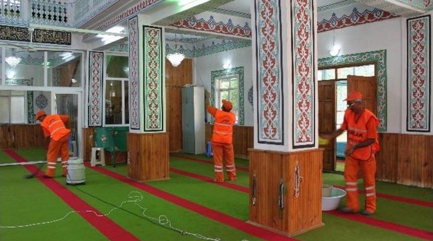 D&uuml;zce&rsquo;de Camiler Ramazana Hazır