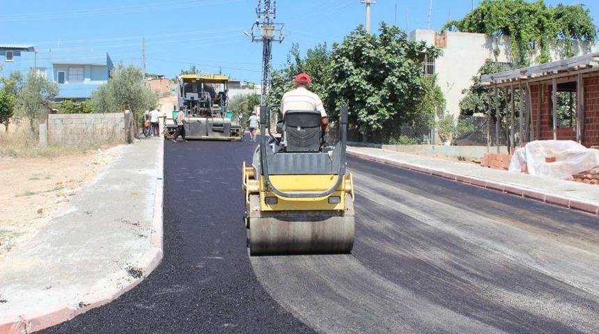 Sarı&ccedil;am'da Yeşiltepe Mahallesi'nin Yolları Asfaltlanıyor