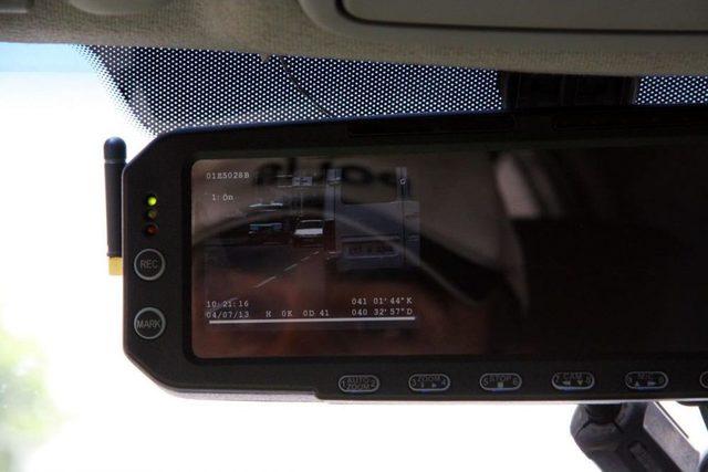 -Rize Polisi S&uuml;r&uuml;c&uuml;leri Trafik Kurallarına Uymaları I&ccedil;in Broş&uuml;r Dağıttı 1