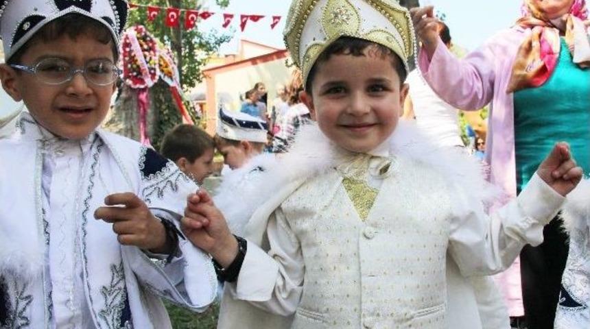 Kimsesiz &Ccedil;ocuklar İ&ccedil;in S&uuml;nnet Ş&ouml;leni