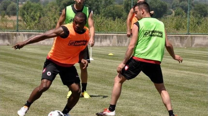 Gen&ccedil;lerbirliği Kampında Gerginlik