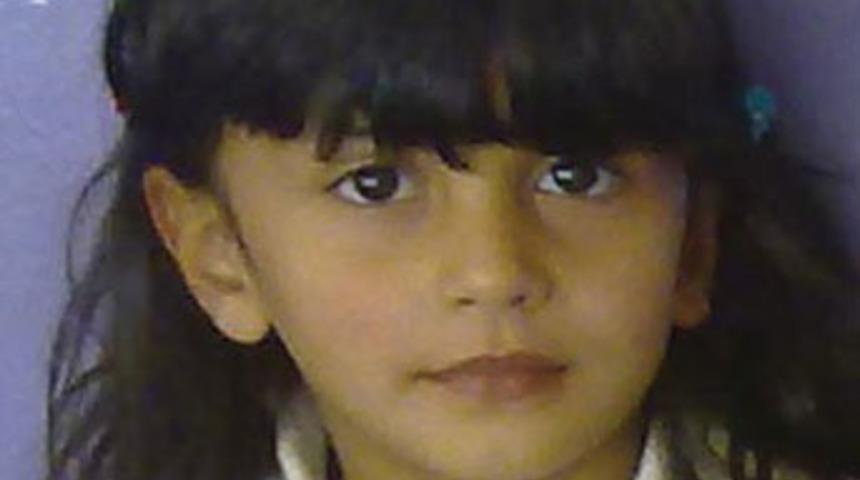 K&uuml;&ccedil;&uuml;k kız yolun karşısına ge&ccedil;erken can verdi