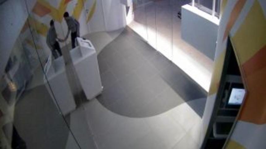 Camları Kırarak Girdiği Bankayı Soymaya Kalkışan Şahıs Yakalandı