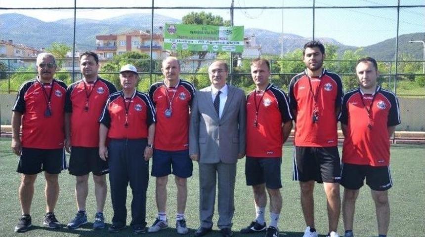 Tevfik Lav Yaz Futbol Okulu Vali Savaş&rsquo;ın Başlama Vuruşuyla Başladı