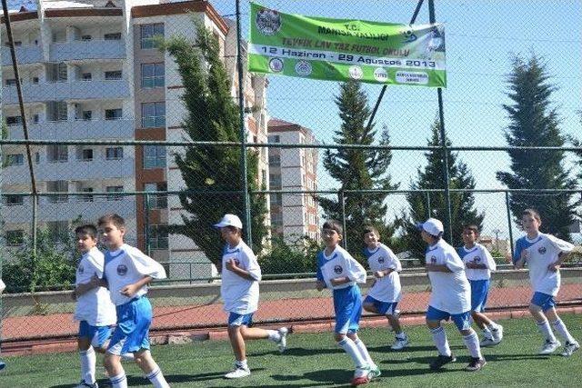 Tevfik Lav Yaz Futbol Okulu Vali Savaş’ın Başlama Vuruşuyla Başladı