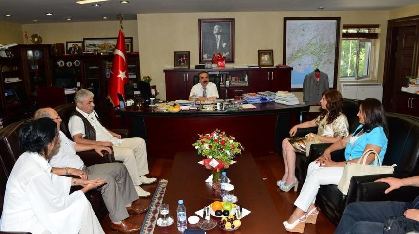 Vali Coş: Bina Yapılırken Bilimsel Koşullar G&ouml;z &Ouml;n&uuml;nde Bulundurulmalı