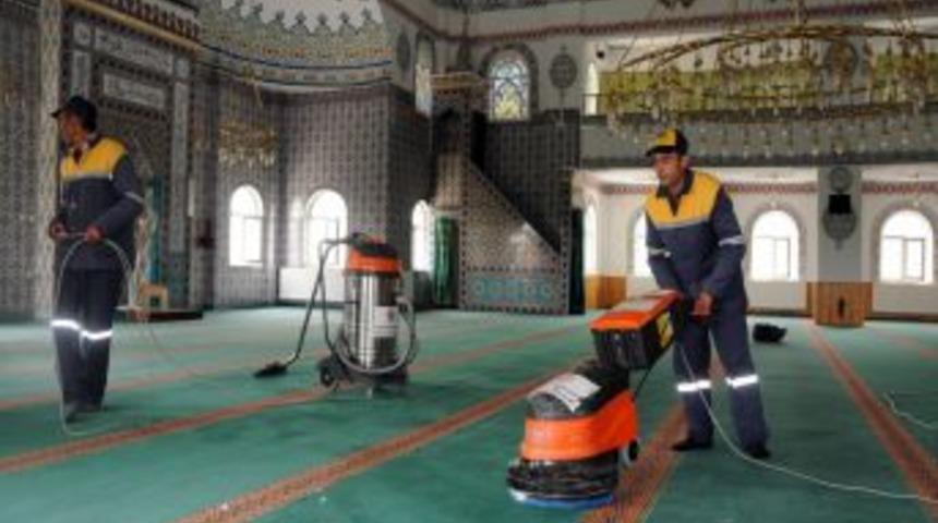 Afyonkarahisar&rsquo;da 114 Cami Ramazan &Ouml;ncesi Temizlendi