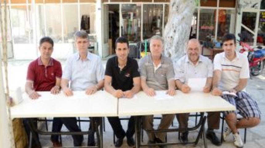 Emniyet M&uuml;d&uuml;r&uuml;n&uuml;n Tayininin Ertelenmesi I&ccedil;in Ortak Dilek&ccedil;e Verdiler