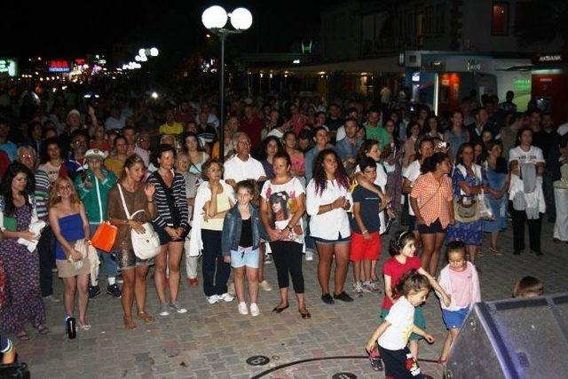 Cunda Müzik Günleri Perdeyi Gypsy Swind Band İle Açtı