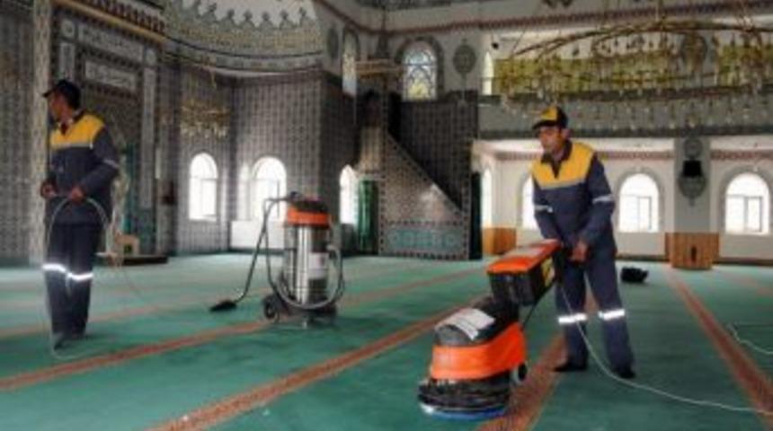 Afyonkarahisar&rsquo;da 114 Caminin Ramazan Ayı Temizliği Yapıldı