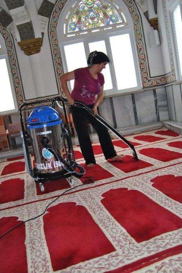 Çine Belediyesi Camilere El Attı