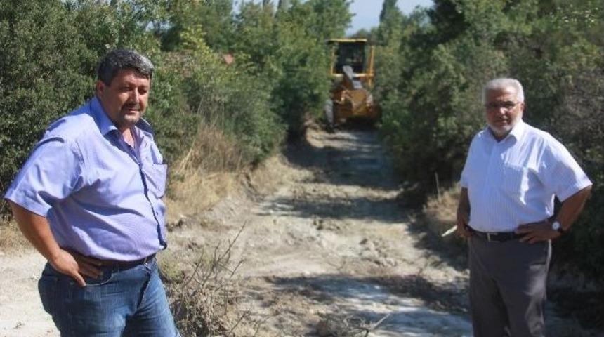 Manisa'da 5 K&ouml;yde 75 Kilometre Yol Islah Edildi