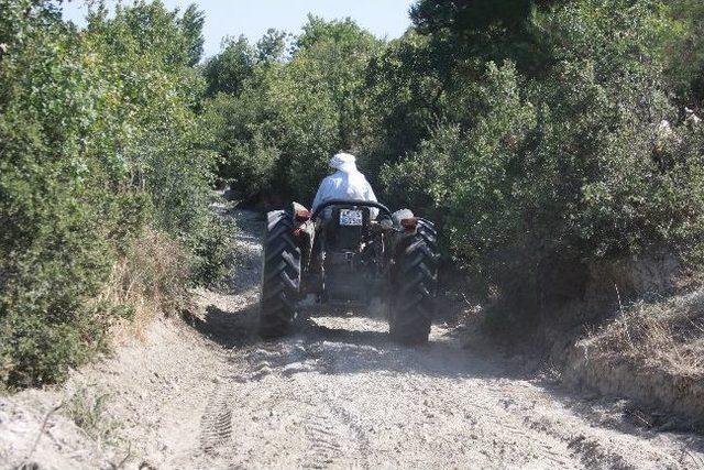 Manisa da 5 K&ouml;yde 75 Kilometre Yol Islah Edildi 1