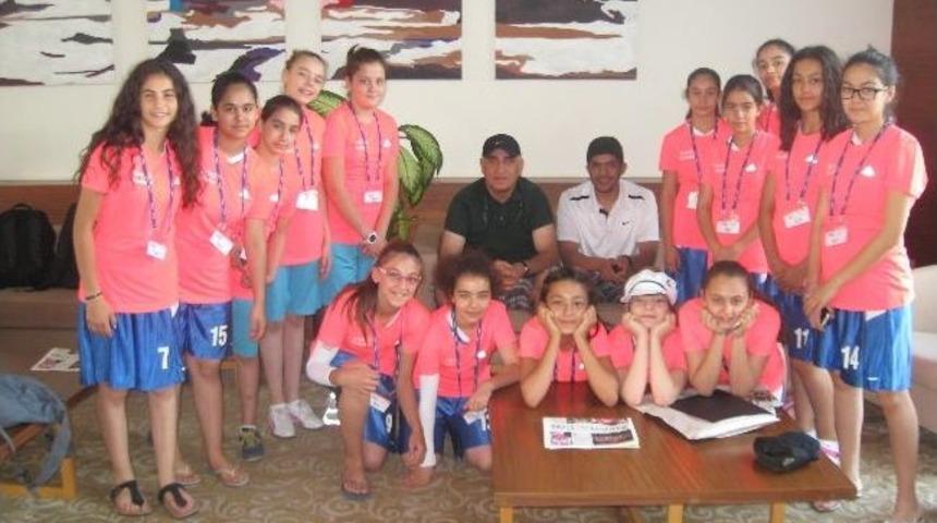 Kaskisporlu Minik Kızlar Şenlikte