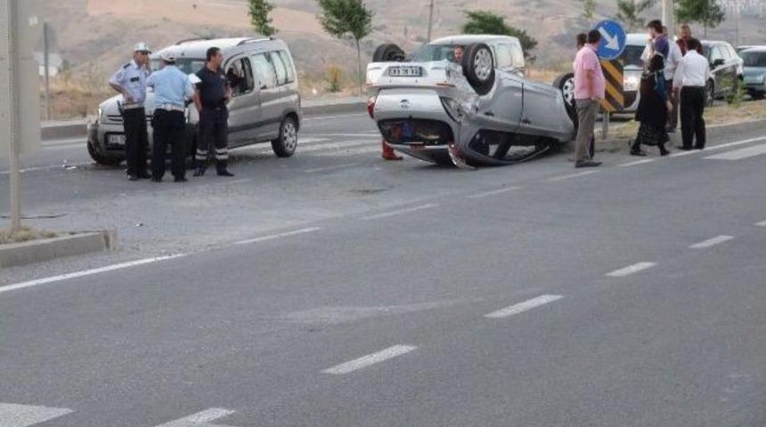 Yozgat&rsquo;ta Vatandaşlar Sık Sık Kazaların Yaşandığı Toki Kavşağına &Ccedil;&ouml;z&uuml;m Bulunmasını İstiyor