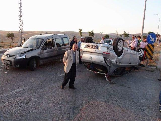 Yozgat’ta Vatandaşlar Sık Sık Kazaların Yaşandığı Toki Kavşağına Çözüm Bulunmasını İstiyor