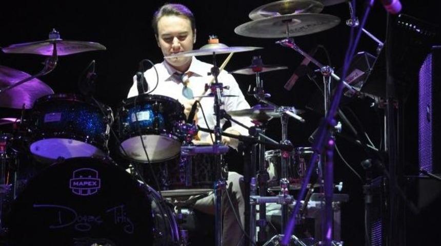 Kayısı Festivalinde Ünlü Şarkıcı Mustafa Ceceli Şov Yaptı