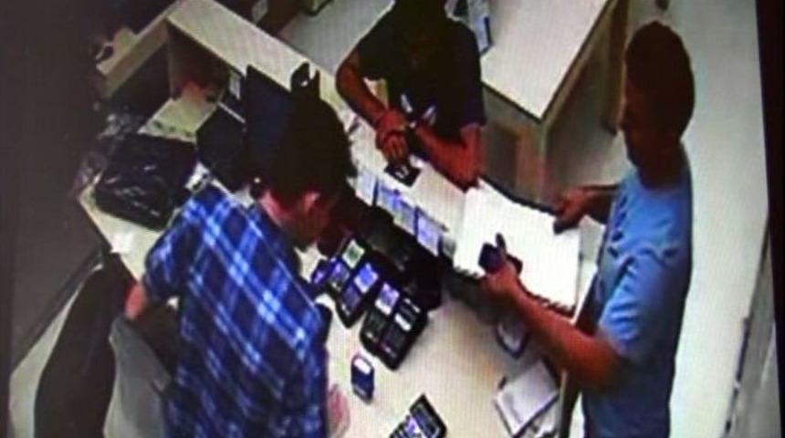 Kopya Kredi Kartıyla Alışveriş G&uuml;venlik Kamerasında