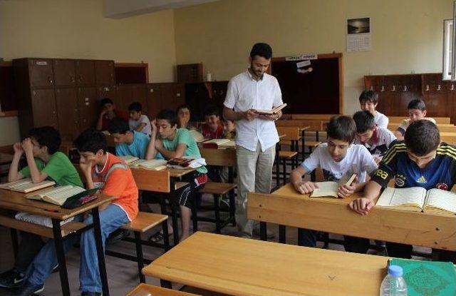 Rize'de Okullar Kuran-ı Kerim Kursu Olarak Hizmet Veriyor