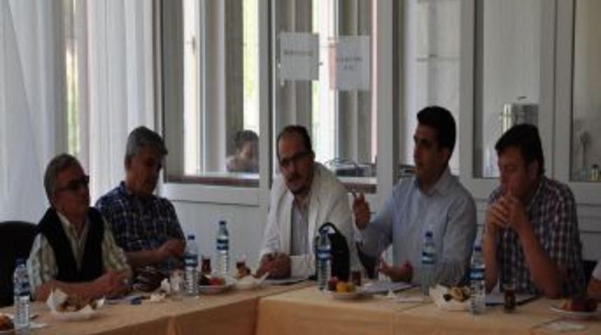 Uşak &Uuml;niversitesi Senatosu Yeni Logoyu Belirledi