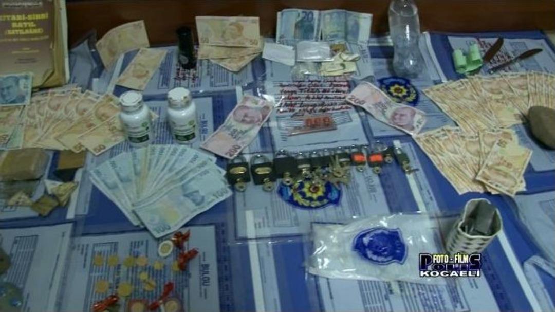 İzmit&rsquo;te B&uuml;y&uuml;c&uuml; Operasyonu