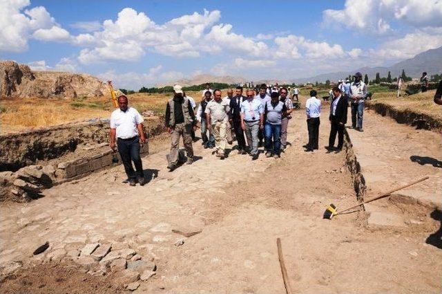 Eski Van Şehrinde İlk Sokak Gün Yüzüne Çıktı