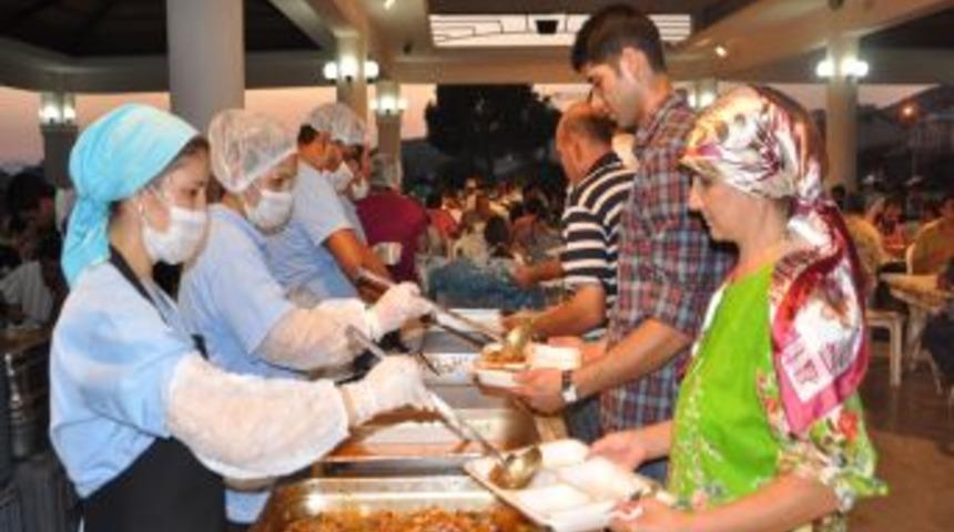 Tatilciler Dikkate Alınarak Iftar &Ccedil;adırı Sayısı Artırıldı