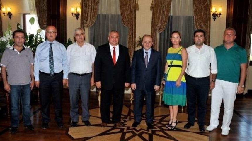 Vali &Ouml;zt&uuml;rk&rsquo;e Ziyaretler Devam Ediyor